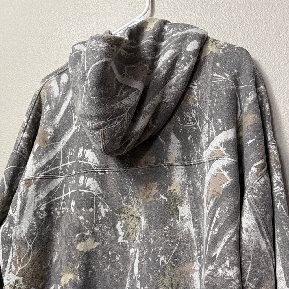 Abercrombie & Fitch Essentials Camo Pullover Hoodie - Picture 9 of 13